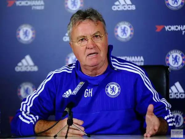 Chelsea boss Guus Hiddink tells players to 